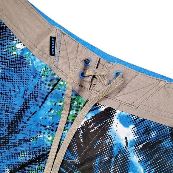 2/$20 Oakley Grey & Blue Swim Pants Size: 34 - Picture 3 of 8